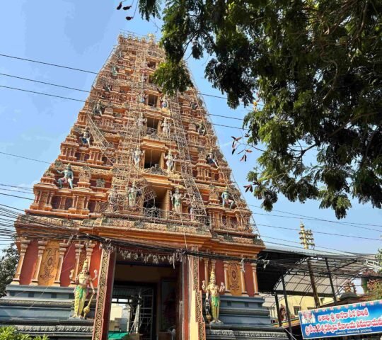 Sri Sri Sri Venkateswara Swamy Temple , Manjeera Rd, Chanda Nagar, Hyderabad, Telangana 500050